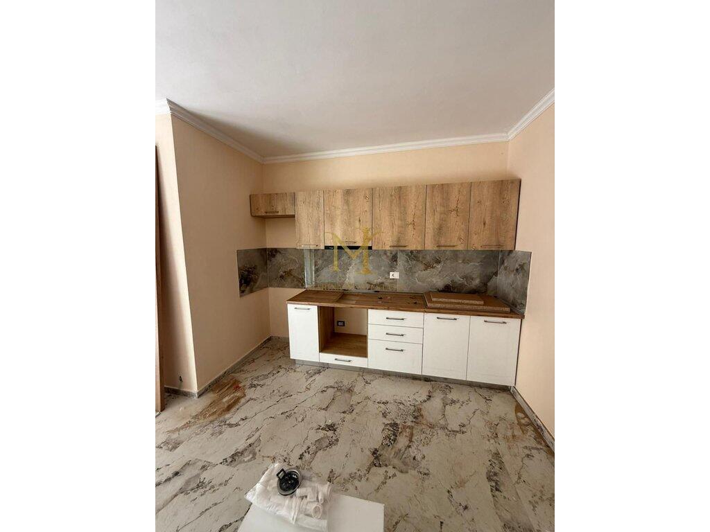 APARTMENT 1+1 FOR SALE, IN THE ROCK OF KAVAJA !!