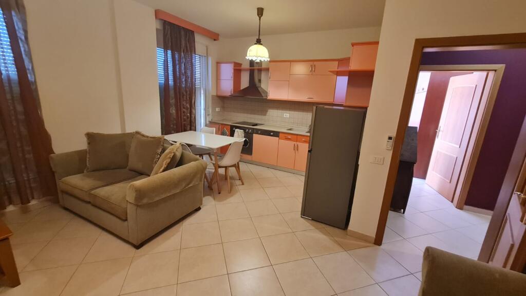 Apartament Me qira 2+1 Te Rr. Kavajes pranë Kishës Katolike