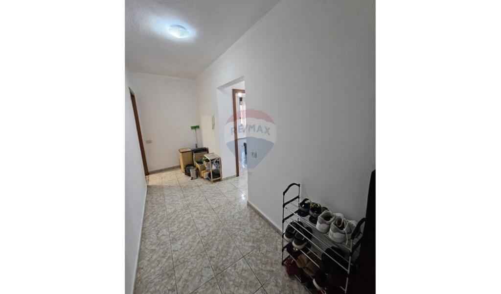Jepet me qira apartament 1+1 i pozicionuar në një nga zonat më të kërkuara të Tiranës, vetëm pak minuta nga Qendra