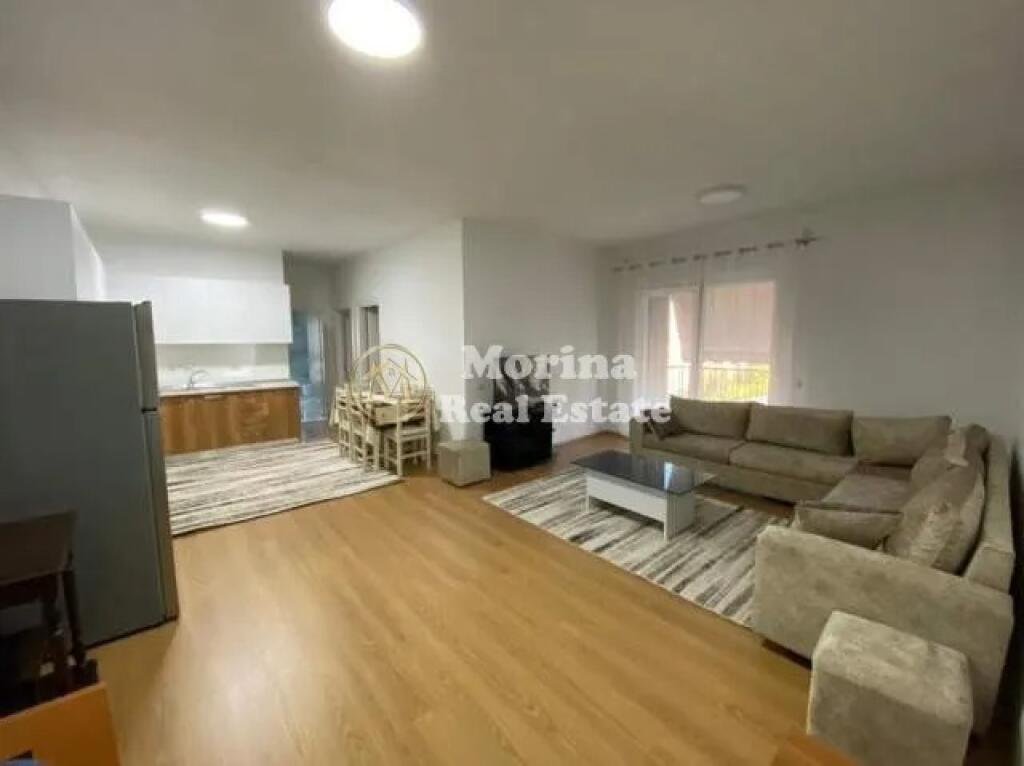 Qera, Apartament 3+1, Rr:”5 Maji, 650 Euro/Muaj