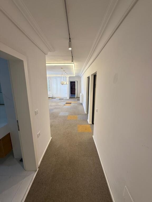 🏡 Spazio ufficio 3+1 in affitto vicino a Zogu i Zi