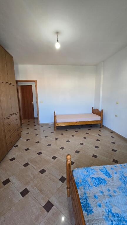 me qira apartament (2+1) spacioz , Rr.Frang Bardhi