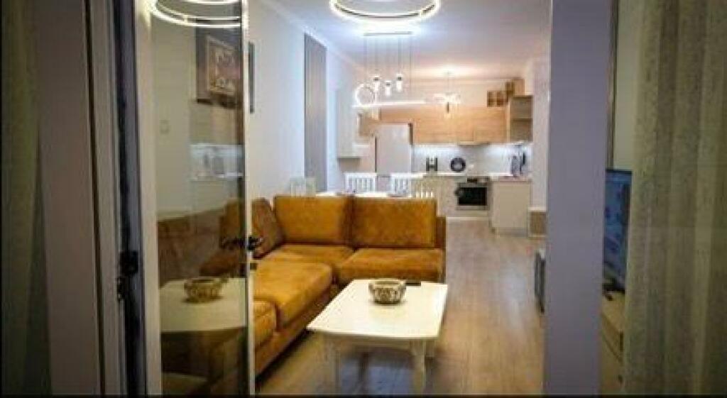 APARTAMENT ME QERA 2+1 RRUGA SAMI FRASHERI 1200 EURO