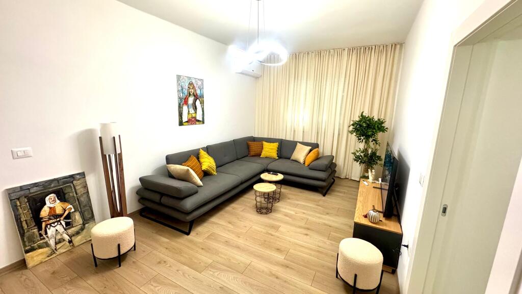 🏡 Jepet apartament 2+1 me qira ne Qendren e Tiranes