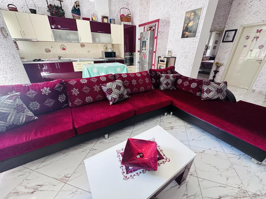 Jepet Me Qera Apartament 1+1+1 Ballkon