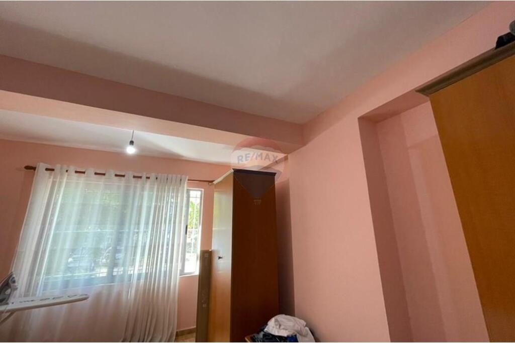 Apartament - Për Shitje - Rruga e Thesarit, Tiranë € 110,000