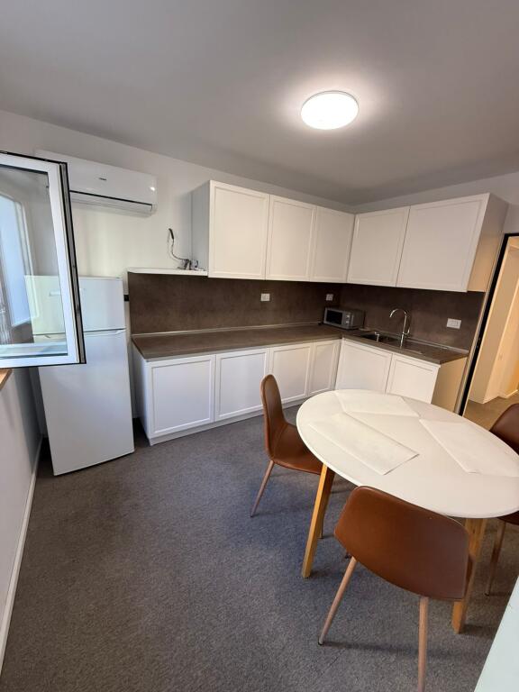 🏡 Spazio ufficio 3+1 in affitto vicino a Zogu i Zi