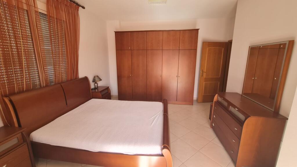 Apartament Me qira 2+1 Te Rr. Kavajes pranë Kishës Katolike