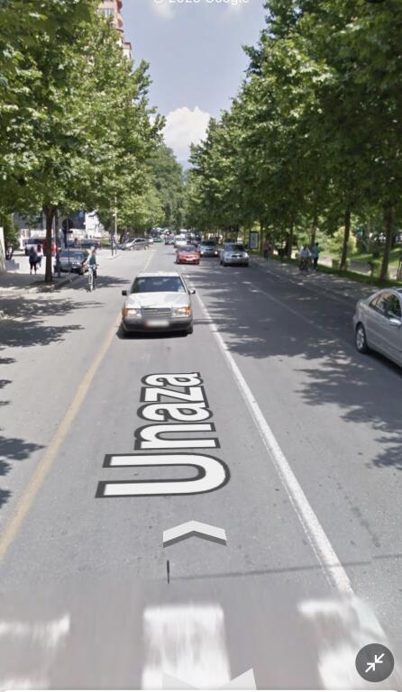 Zyre me siperfaqe 45 m2,te ish ekspozita,cmimi 550 euro