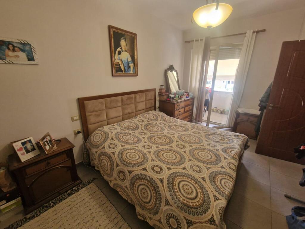 Shitet apartament 3+1+2 tualete+garazhd te mbyllur ne Fresk