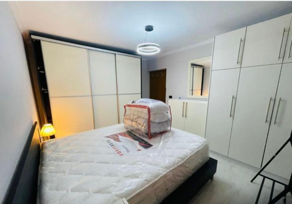 🏠 Jepet me qira apartament 2+1 📍 Adresa: Rruga Adem Jashari, Njësia Bashkiake Nr. 5💶 Çmimi: 800 € / muaj