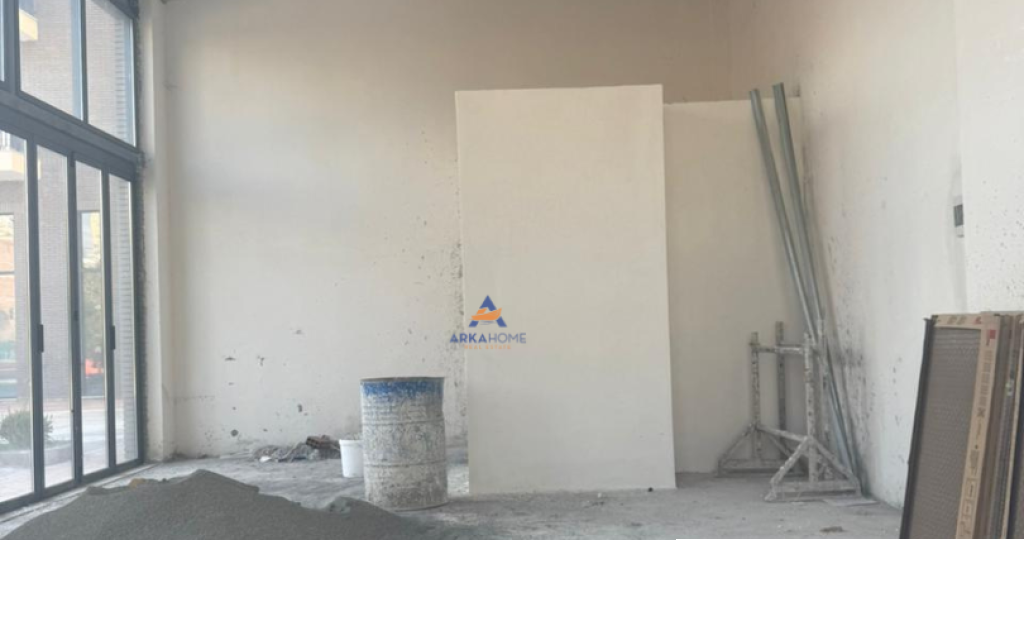 JEPET AMBIENT BIZNESI ME QERA 135M2 "RRUGA ESAT MEKULI, ISH FUSHA AVIACIONIT" 1500 EURO