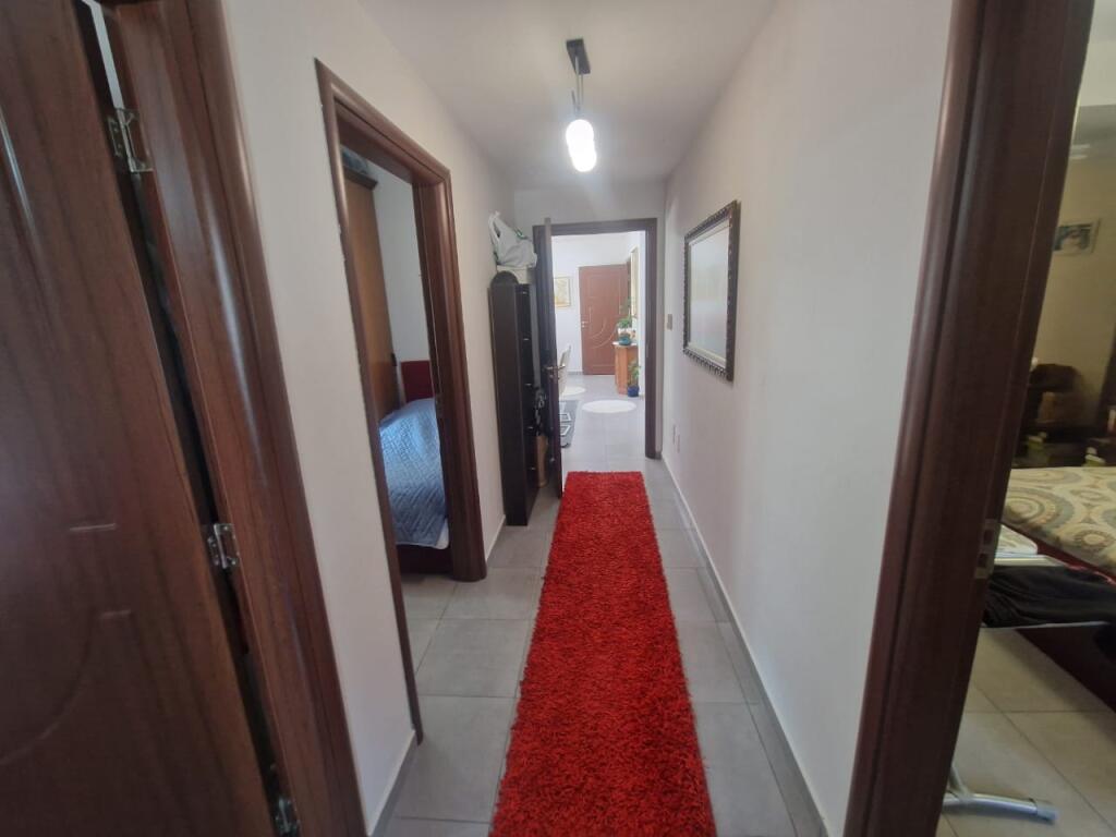 Shitet apartament 3+1+2 tualete+garazhd te mbyllur ne Fresk