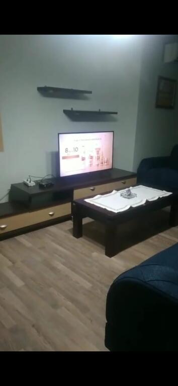 APARTAMENT ME QERA 1+1 MYSLYM SHYRI 600 EURO