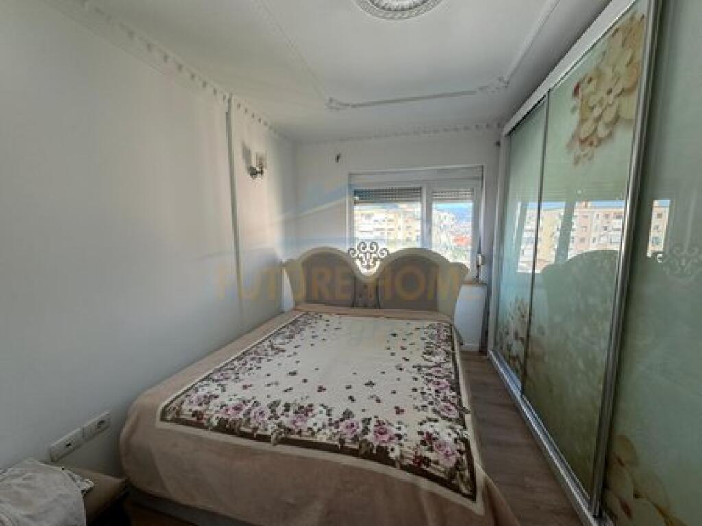 For sale, Apartment 3+1+2+Storage, Laprakë, Tirana.
