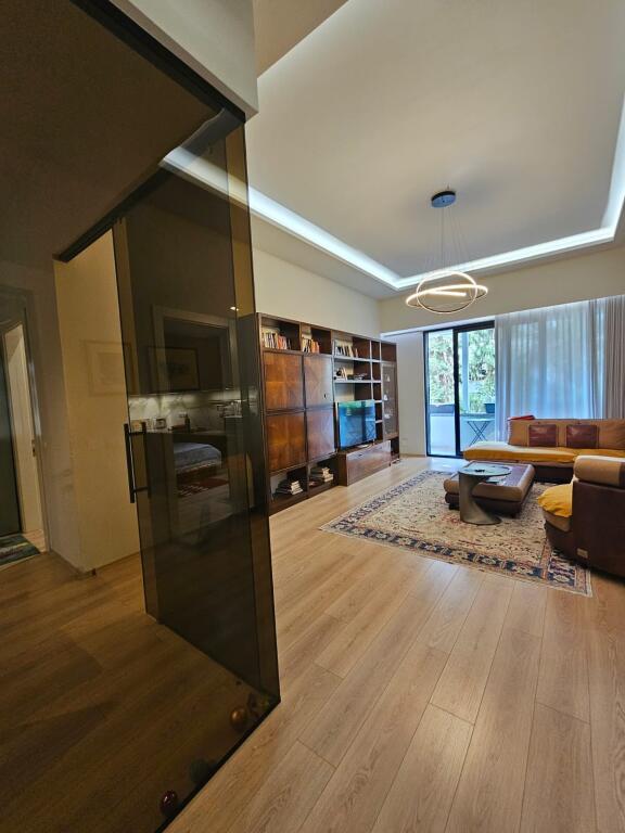 📍 SHITET APARTAMENT LUKSOZ 3+1+2 - Rruga Peti! 🏠✨