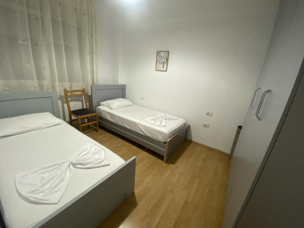 2+1,i mobiluar liqeni i thate,te fz construksion,600 euro