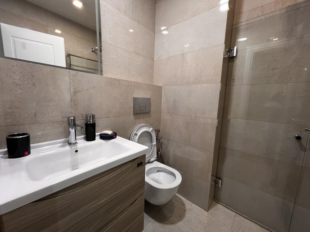 Apartament 2+1+2 me qira te Shkolla e Kuqe!