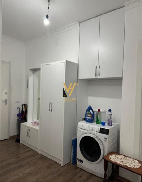 SHITET APARTAMENT 2+1+BLK TE KINOSTUDIO 180.000 EURO