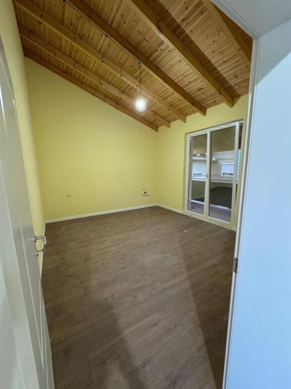 VILE ME QERA 3 KATESHE 220 M2 KOMBINAT 1500 EURO