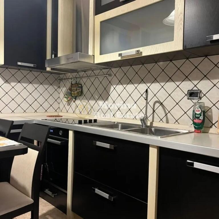 Affitto, Villa, 2+1, Xhamllik, 600 Euro/Mese