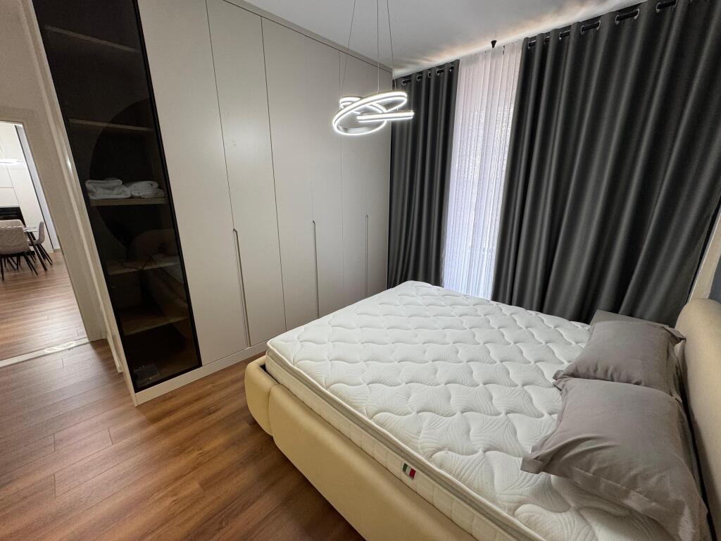 📣 QERA SUPER Apartament 2+1 Me 2 Tualete Dhe Parking 📍 Ne Fillim Te Rruges "Jordan Misja" 💶 Cmimi 900 Euro ✨