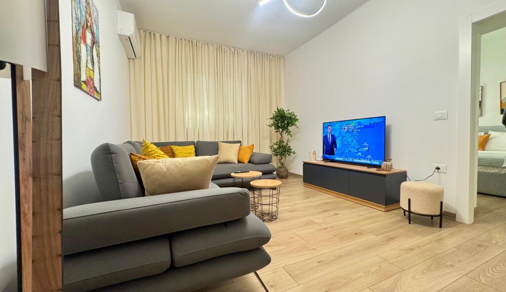 🏡 Jepet apartament 2+1 me qira ne Qendren e Tiranes
