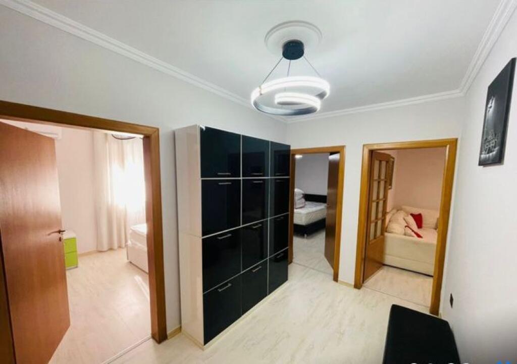 🏠 Jepet me qira apartament 2+1 📍 Adresa: Rruga Adem Jashari, Njësia Bashkiake Nr. 5💶 Çmimi: 800 € / muaj