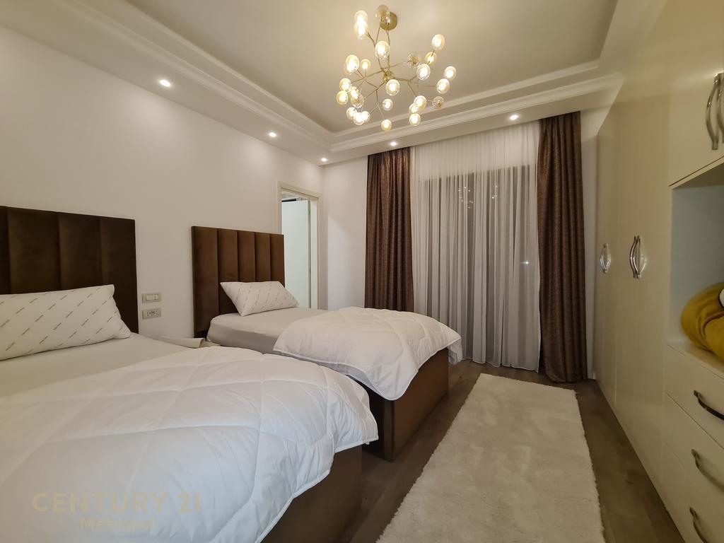 APARTAMENT 2+1+GARAZH PER SHITJE 280,000 €