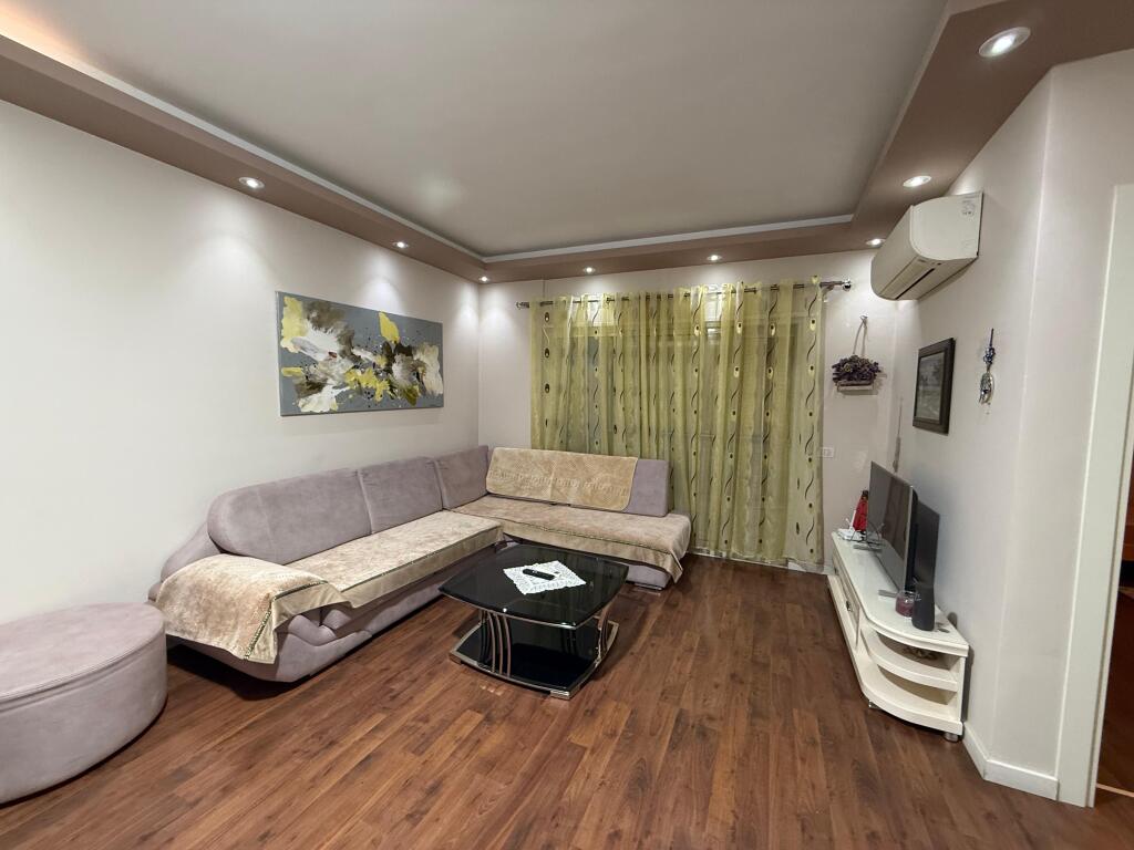 Super apartament 2+1+ parkim per qira