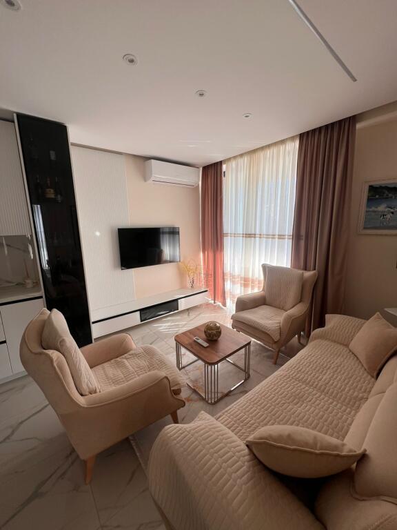 APARTAMENT ME QIRA TE MINE PEZA 2+1+2 TIRANE