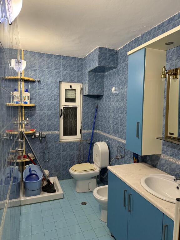🏢In the Xhamllik area, near the Albanian Post Office, a 2+1+2 furnished apartment is for rent, 70,000 Leke