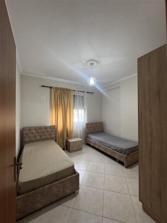 JEPET ME QIRA 2+1+1 KODRA E DIELLIT 60.000 LEKE