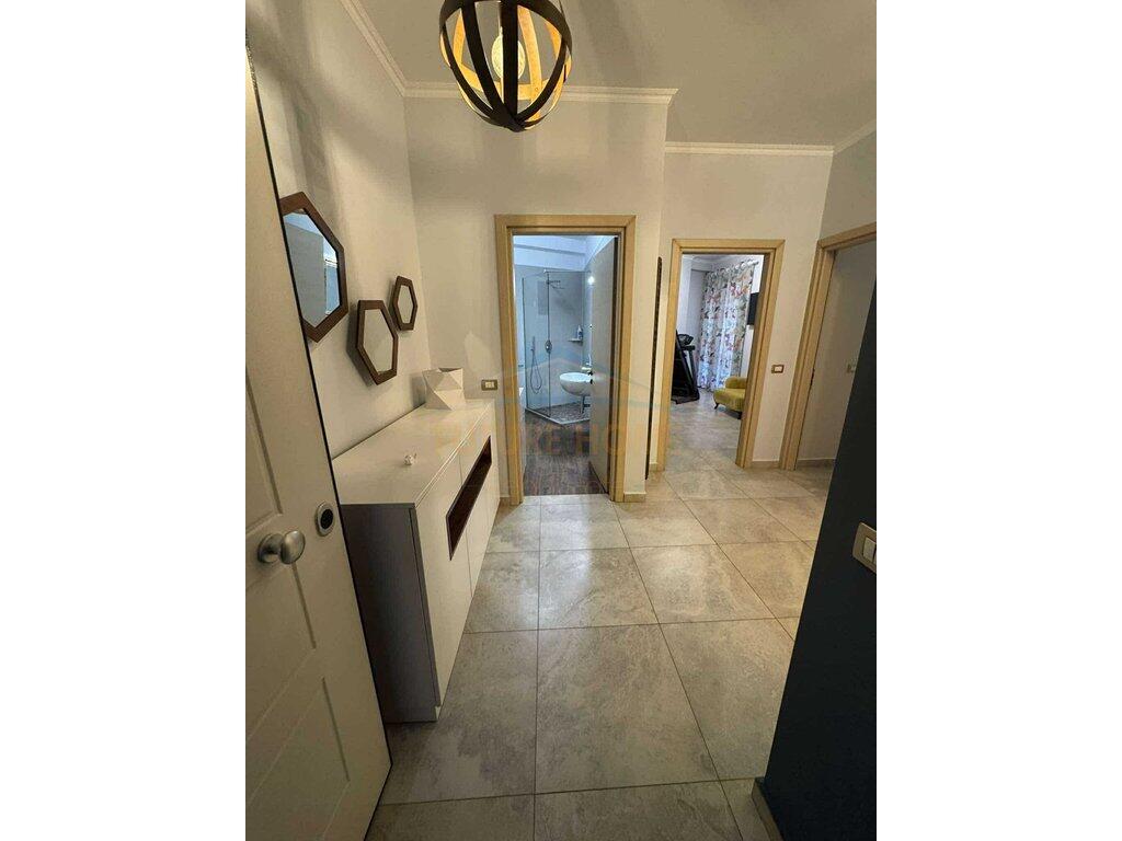 Me qera, Apartament 2+1, Unaza e Re.