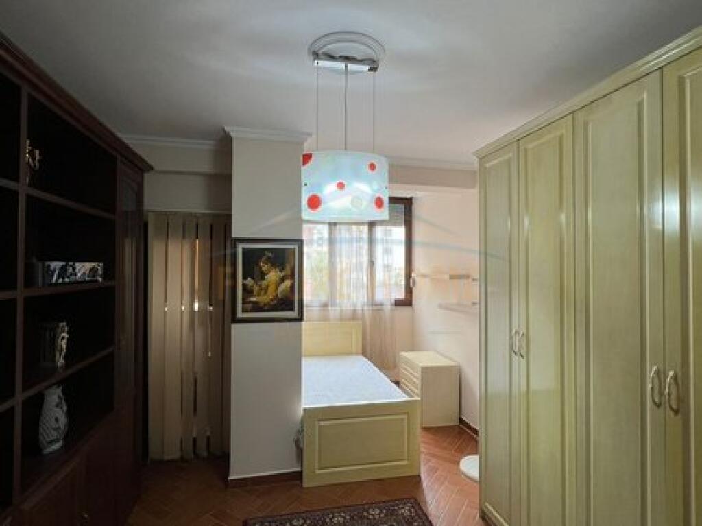 In vendita, Appartamento 3+1+2, Via Siri Kodra, Tirana