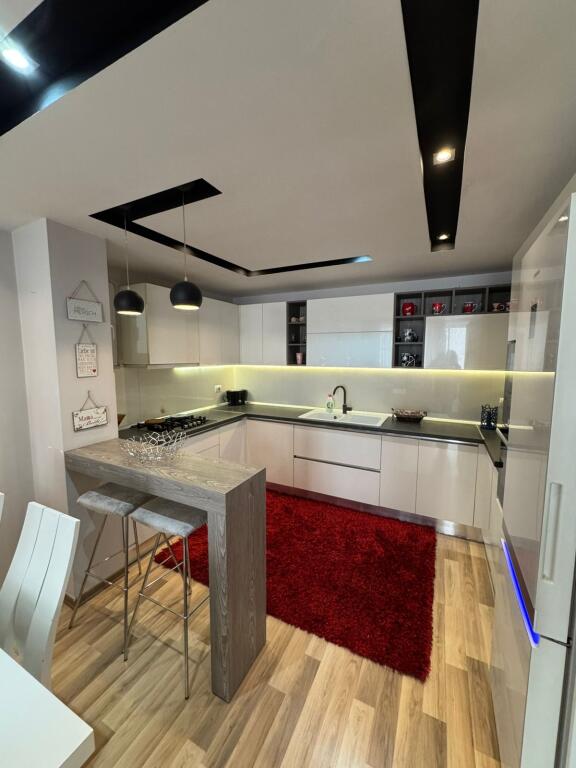 Apartament me qera 2+1 - 📍Rruga Mine Peza