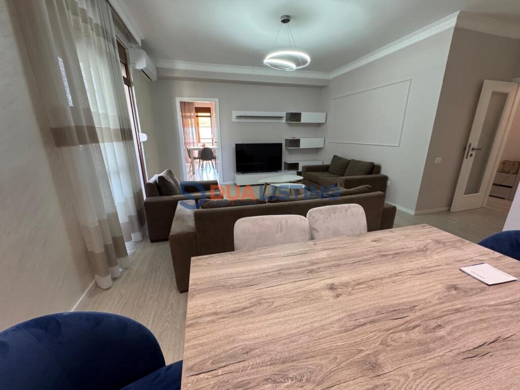 Apartament 3+1+2 me qera te Ish Ekspozita !