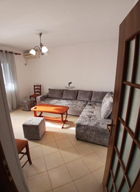 APARTAMENT ME QERA 2+1 SHKOLLA E BASHKUAR 45.000 LEKE