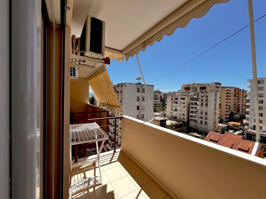 BIZNES MENAXHIMI APARTAMENTESH TURISTIKE ME QIRA – MUNDËSI E SHKËLQYER!