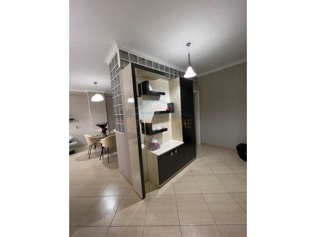 Shitet , Apartament 2+1 , unaza e re , Astir