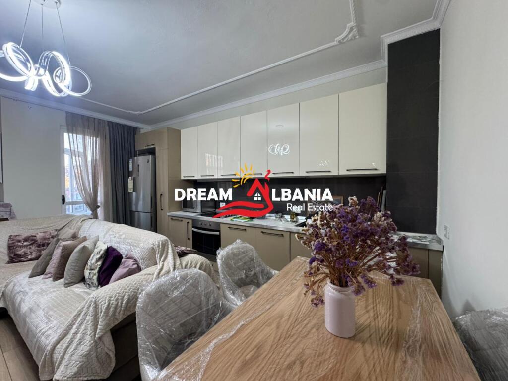 Appartamento 3+1+2wc in affitto vicino al Tribunale Distrettuale a Tirana (ID 4231477 )