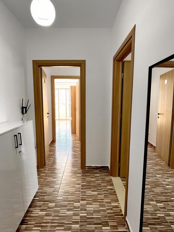 BIZNES MENAXHIMI APARTAMENTESH TURISTIKE ME QIRA – MUNDËSI E SHKËLQYER!