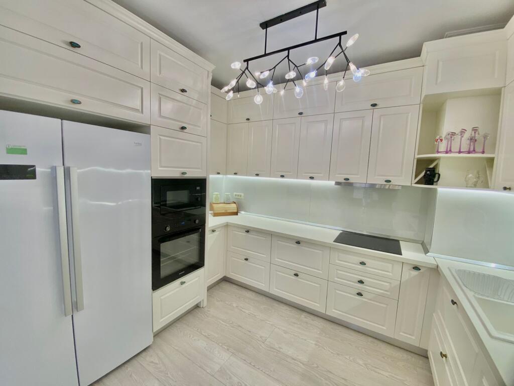 Jepet me qera apartament 3+1+Aneks+Ballkon