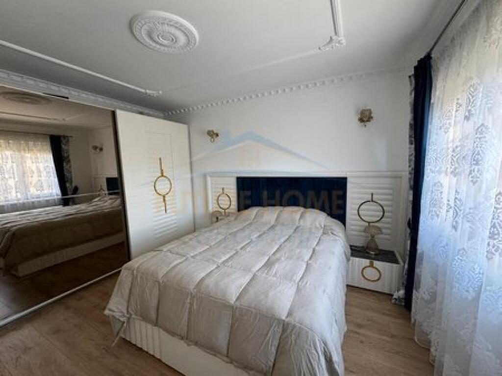 For sale, Apartment 3+1+2+Storage, Laprakë, Tirana.