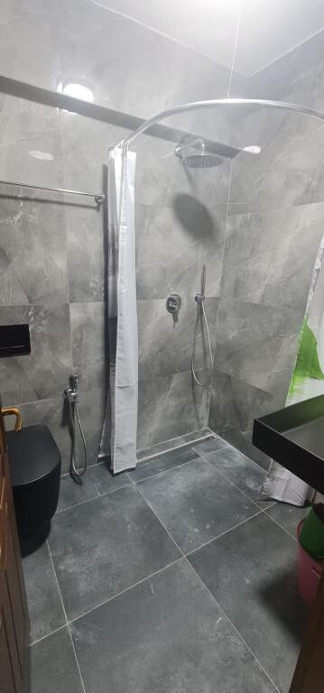 Jepet Me Qera Apartament 2+1+1 Ballkon