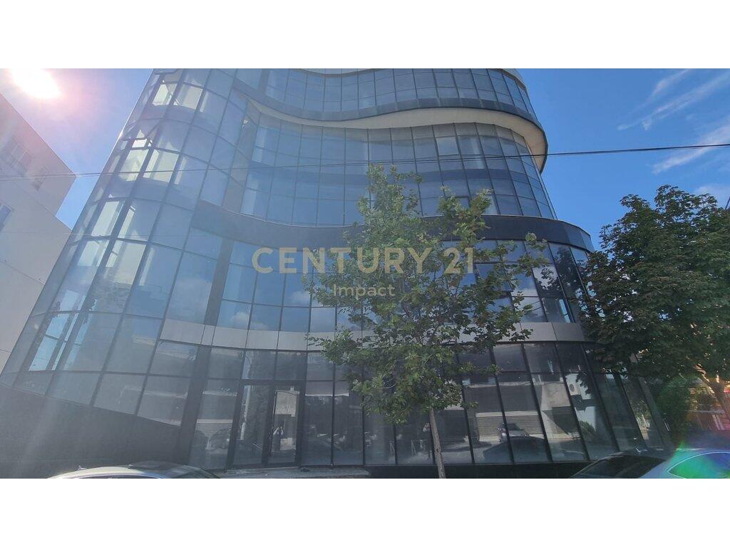 🏢 Multifunctional Space for Rent in Kamëz – 10,000€