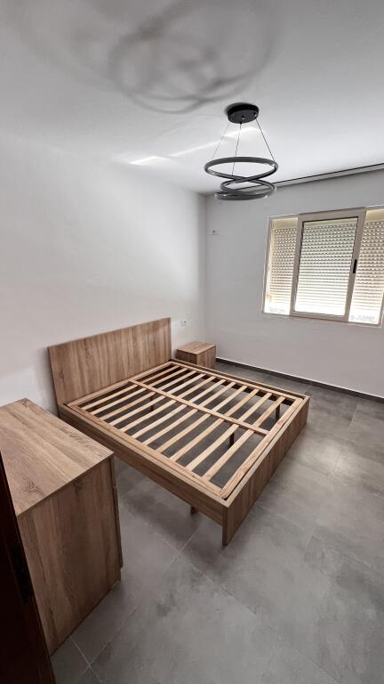 Jepet me qera Apartament 1+1 65m2 Laprake