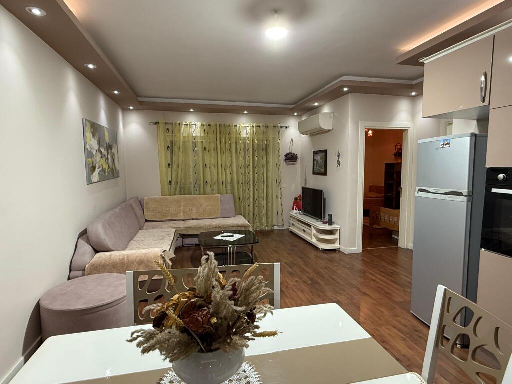 Super apartament 2+1+ parkim per qira