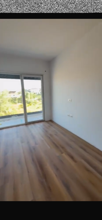 Shitet 3+1+2. Diellon Residence, Paskuqan