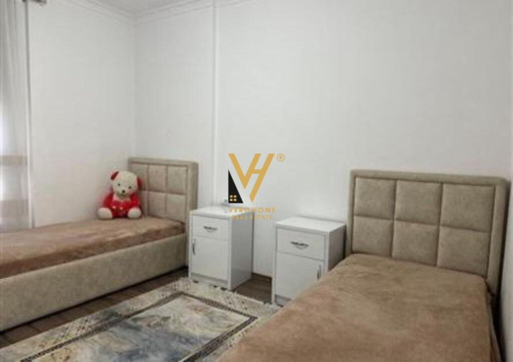 SHITET APARTAMENT 2+1+BLK TE KINOSTUDIO 180.000 EURO